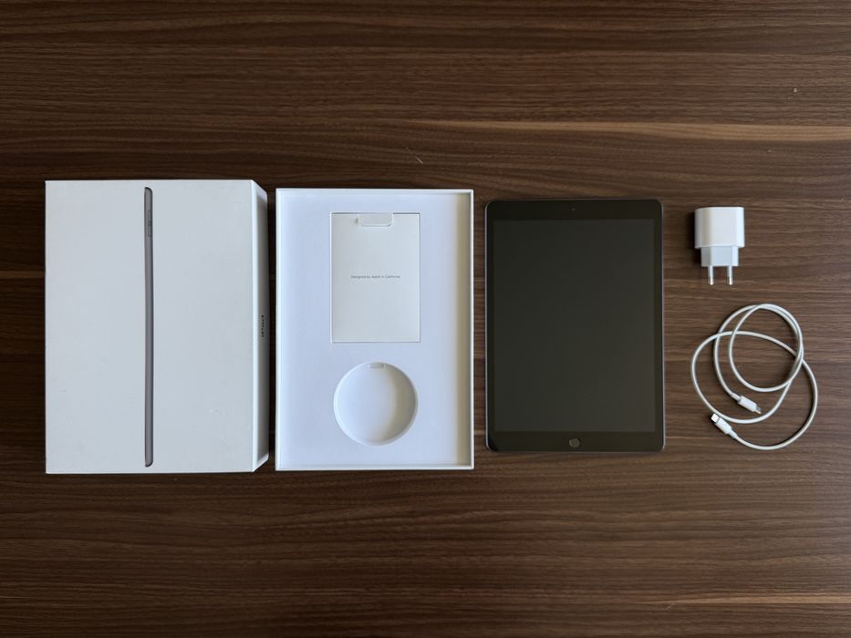 iPad 7 32GB Space Gray на запчасти