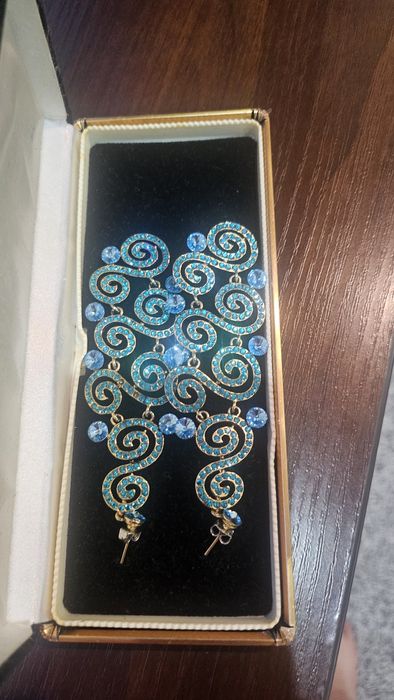 продам  очень красивые серьги