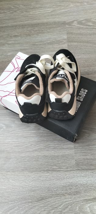 Кроссовки детские новые