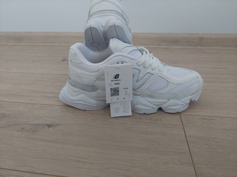 NEW BALANCE 9060