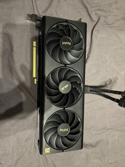 Asus RTX 4070 SUPER