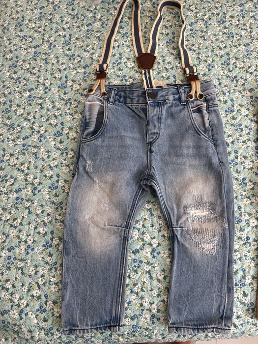 Vand blugi marimea 12-18 luni