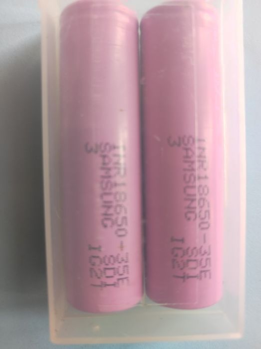 Vând acumulatori samsung 18650