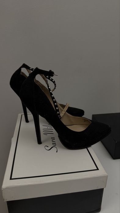 Продам черные туфли Zara на каблуке