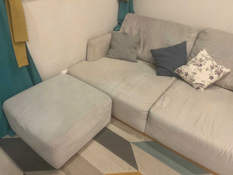 Диван триместен с табуретка