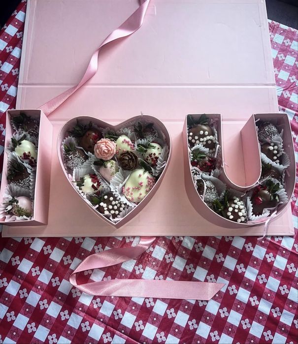 Клубника в шоколаде, дубайский шоколад