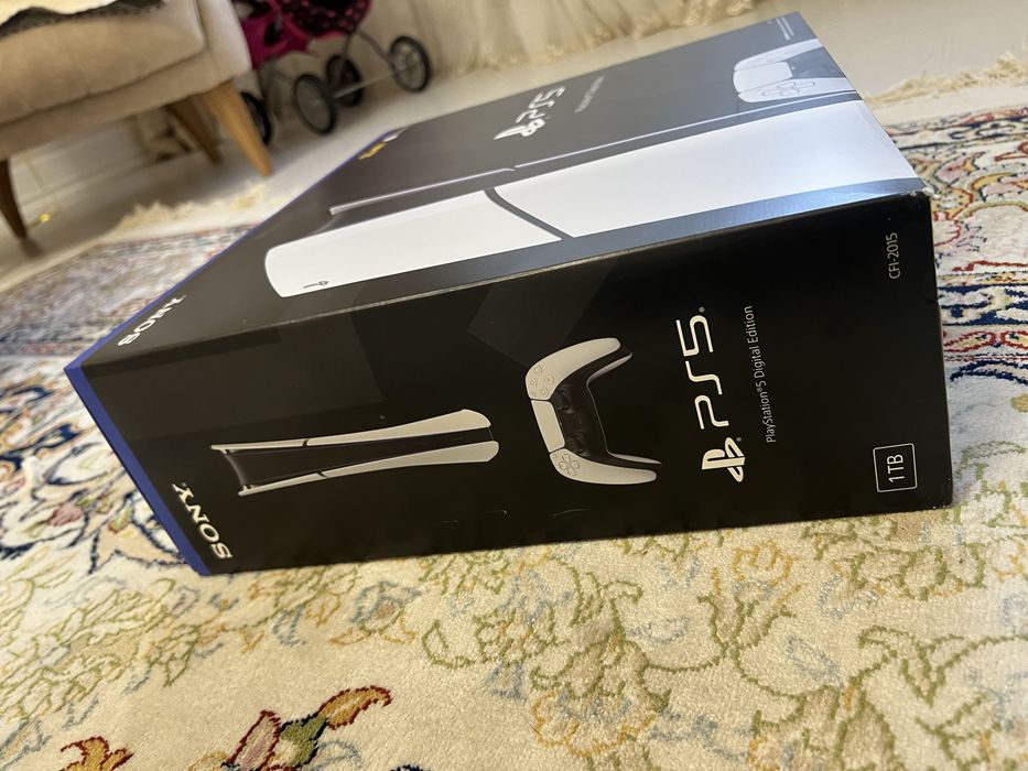 Продам PS5 DIgitial Edition 1tb