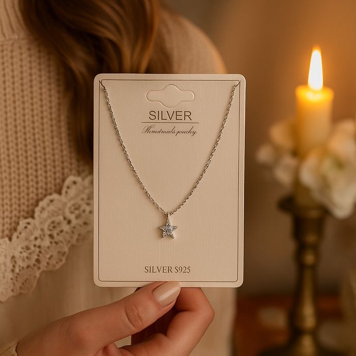 Сребърно колие с висулка