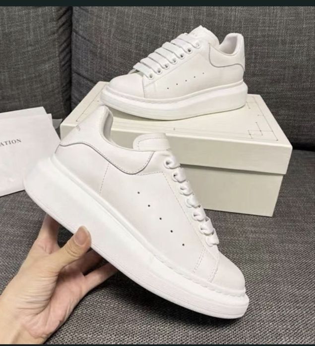 Adidasi // Alexander Mcqueen \\ Calitate Premium / Full box