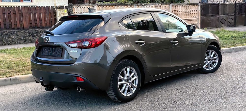 Mazda 3 * Benzina 2.0 * 120cp * Navi * Senzori