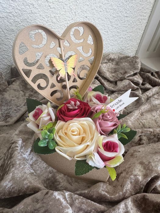 Подаръчни кутийки и букети ръчно направени