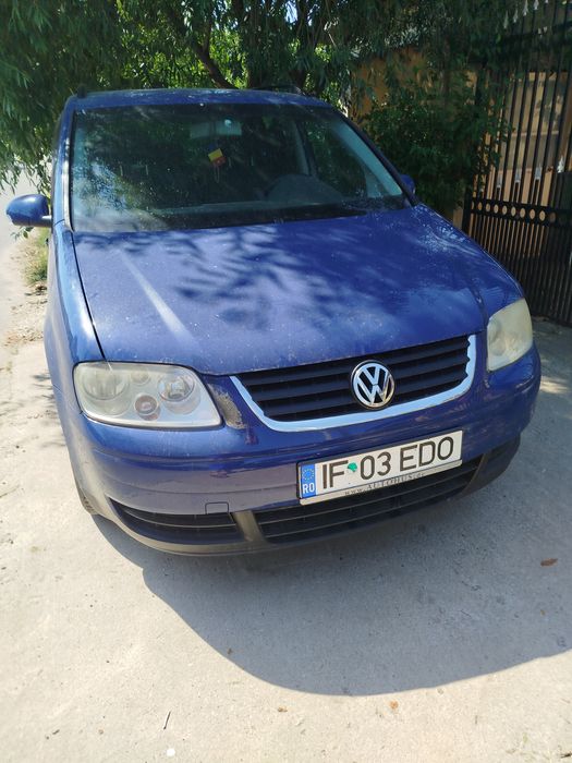VOLKSWAGEN Touran 2004