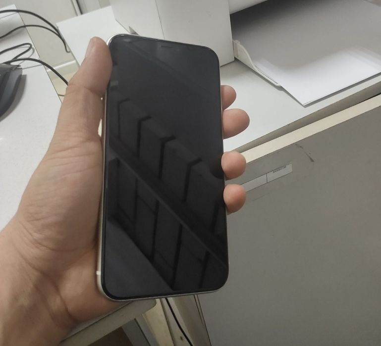 iPhone 11 в хорошем состоянии