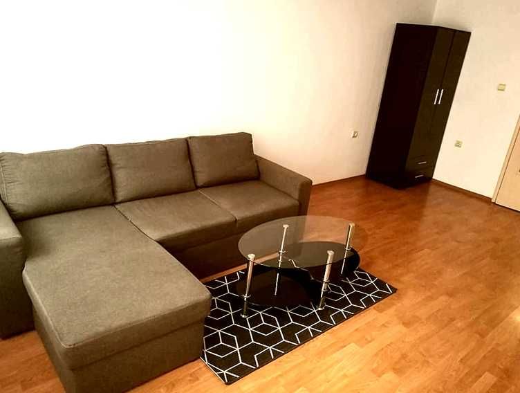 Дава се под наем Двустаен апартамент в Бургас, Център - 86 кв.м за 204 € - Снимка #1