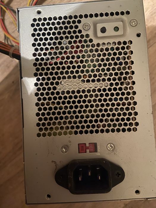 Продаю блок питания DELL