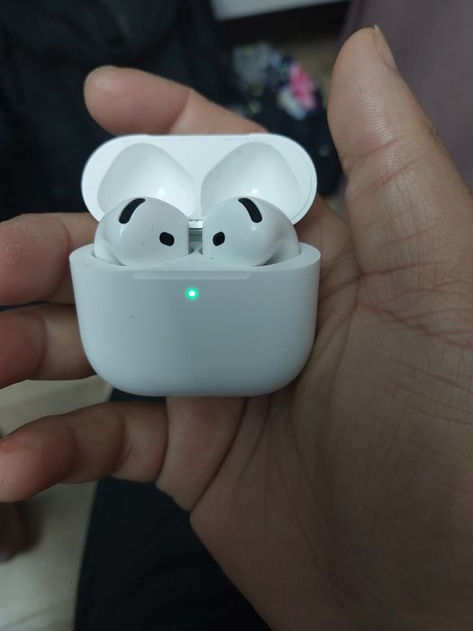 Airpods 4. Original