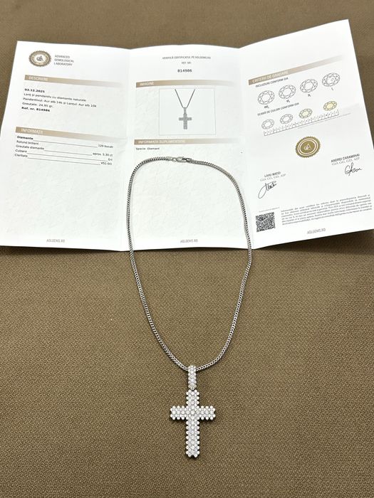 5.30 ct Diamante Naturale – Pandantiv - Cruce - Aur Alb  cu Lanț