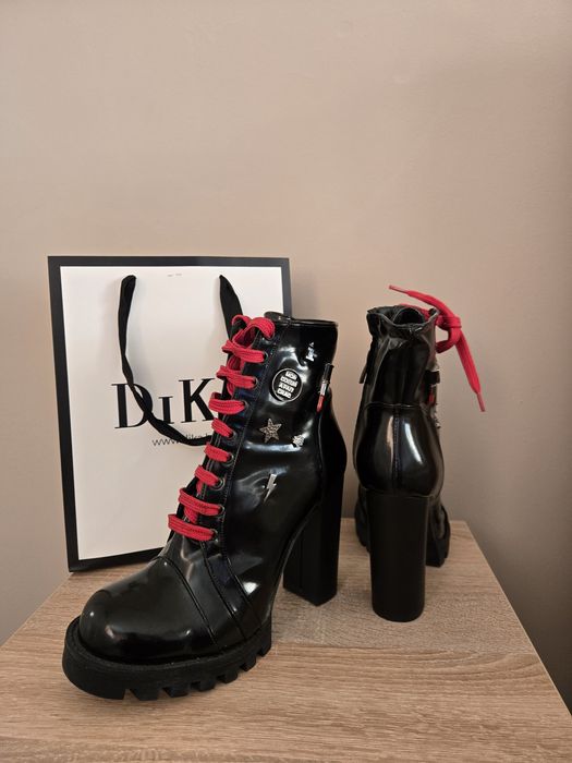 Дамски боти на ток