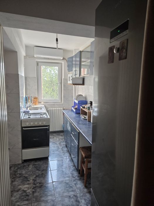 Apartament 3 camere decomandat Giurgiu etaj 3 din 4.
