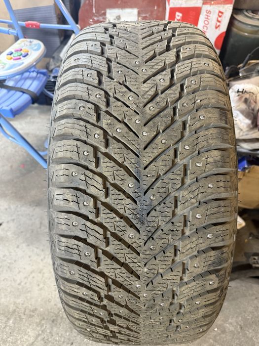 285/50/20 Нокиан