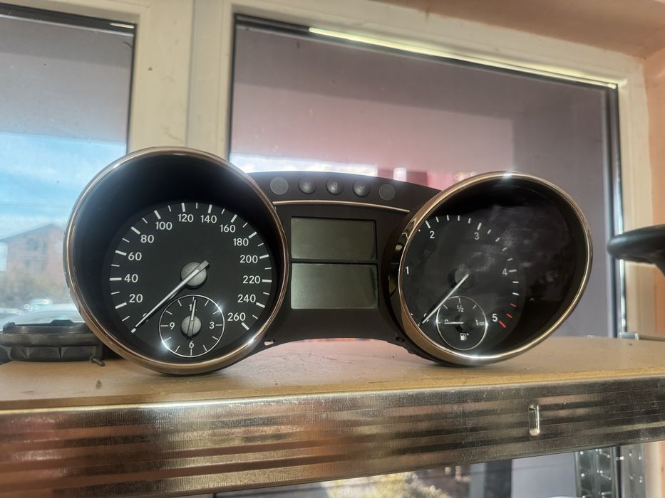 Километраж за Mercedes R class W251