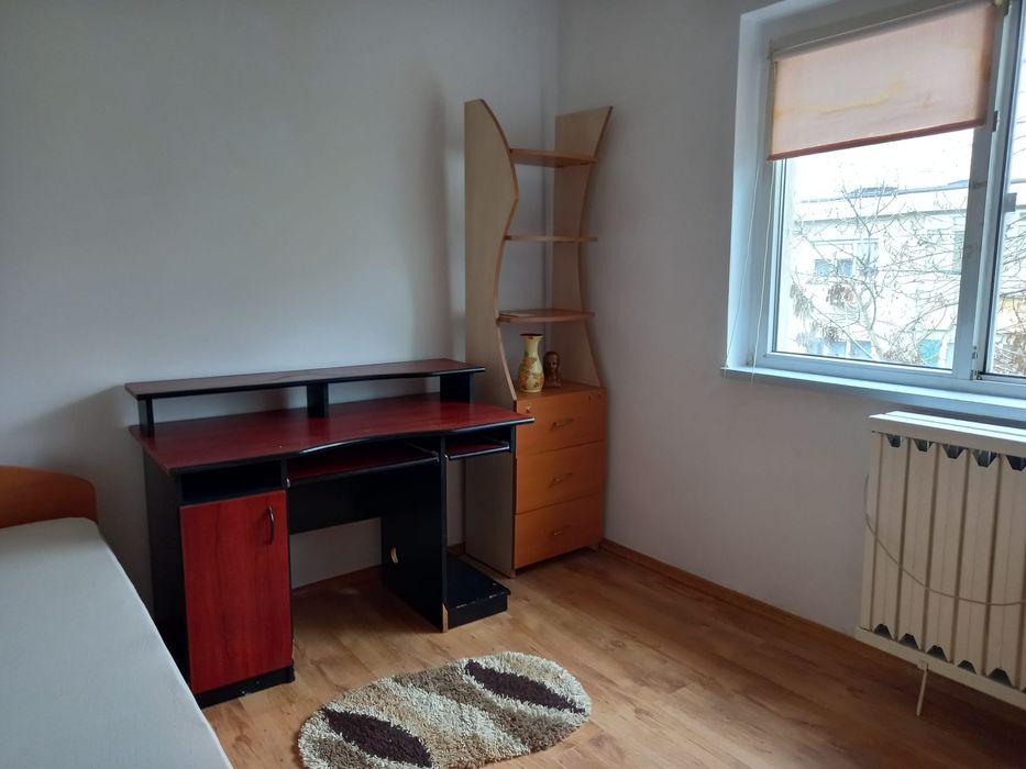 Închiriez apartament