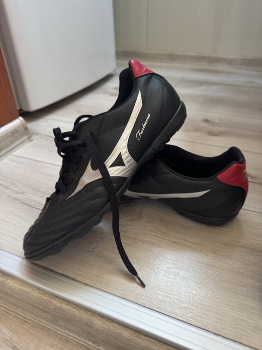 Бутонки,стоножки за футбол!