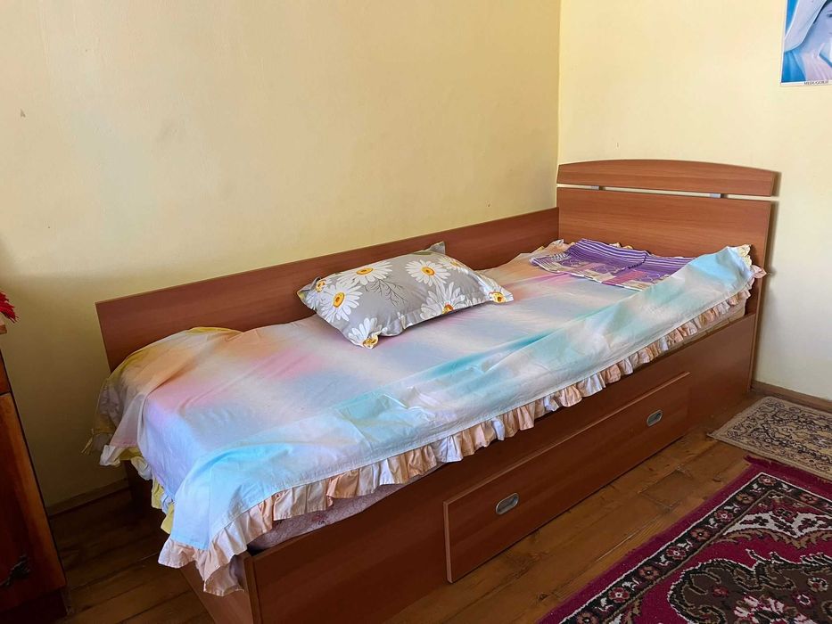 Set mobilă dormitor tineret – pat + birou + dulap