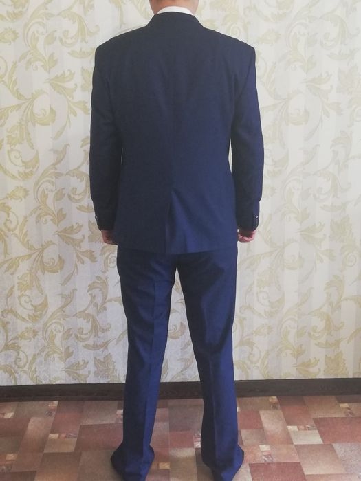 Продам брючной костюм