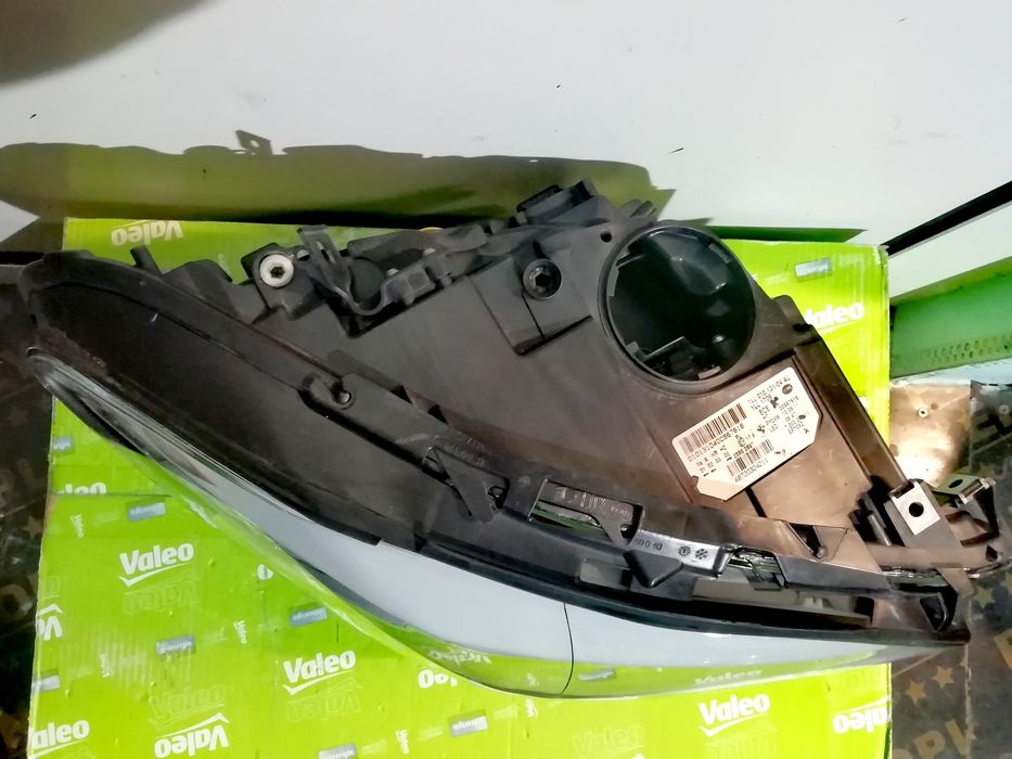 Фар фарове за BMW F10 F11 / БМВ 5 Ф10 Ф11 - H7 H7 + LED.