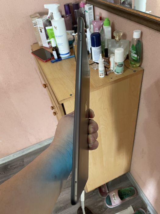 Продам Ipad 9 поколения