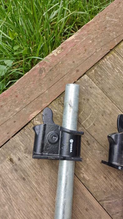 Set 4 Menghine Tâmplărie pe Țeavă (Pipe Clamps) VOREL - NOI, nefolosite