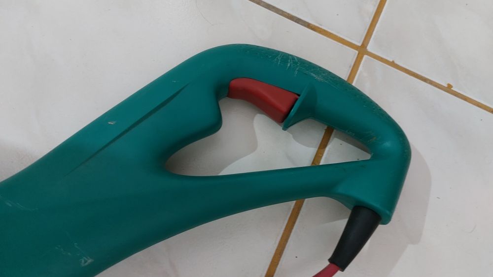 trimmer BOSCH (cositoare iarba)