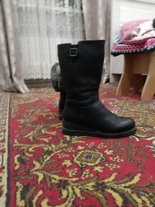 Продам зимние сапоги