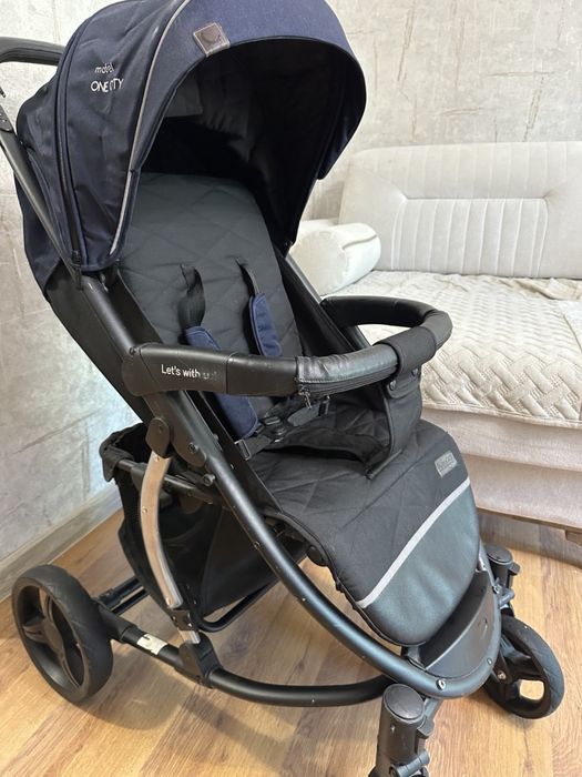 Продам коляску темно-синяя