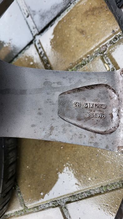 Jante de aliaj de 19 inch cu anvelope de vară 255/35/R19