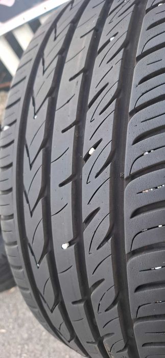 2бр. 215/45/17 Gislaved 6.8mm грайфер, дот 19г. ---