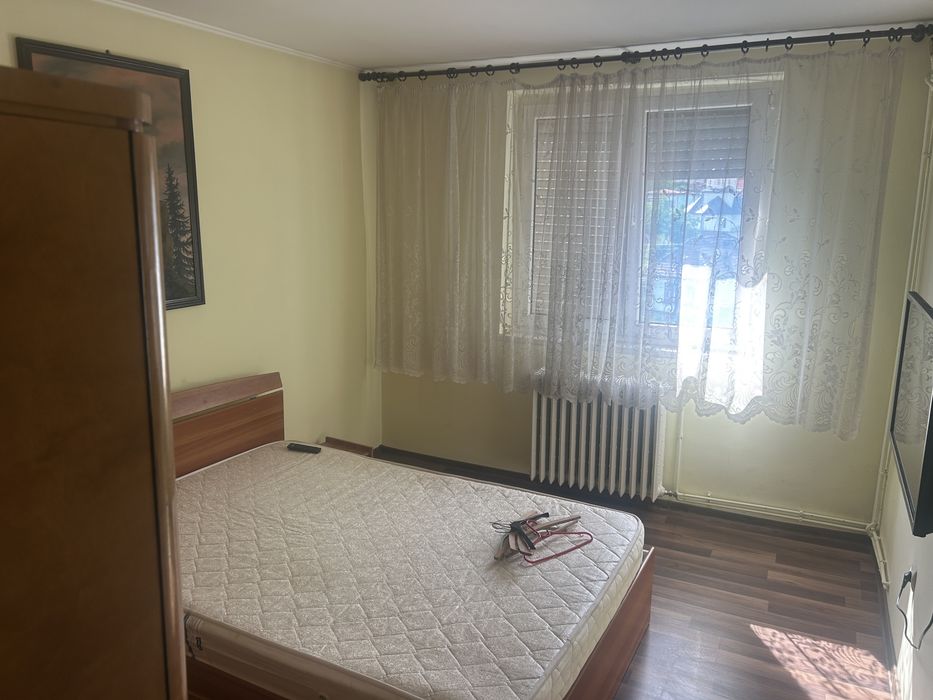 Vand apartament 3 camere