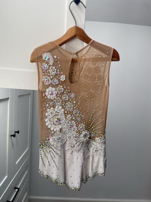 Costum gimnastică ritmică – vârsta 7-9 ani