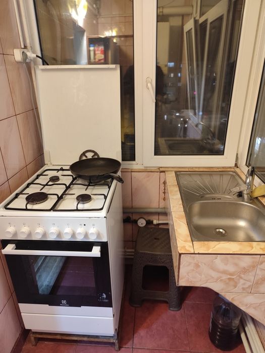 Inchiriez apartament 2 camere