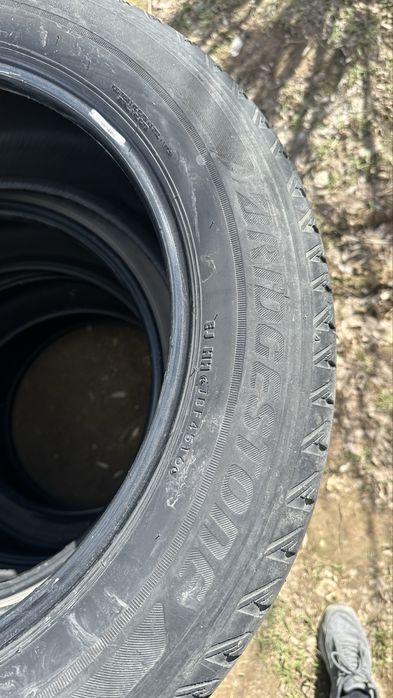 Продам Шины Bridstone б/у размер 19.