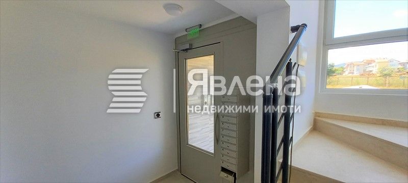 Явлена продава двустаен апартамент в нова жилищна