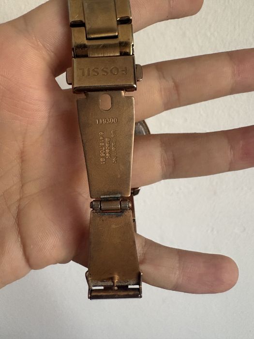 Ceas Fossil damă – elegant, culoare rose gold, cu cristale