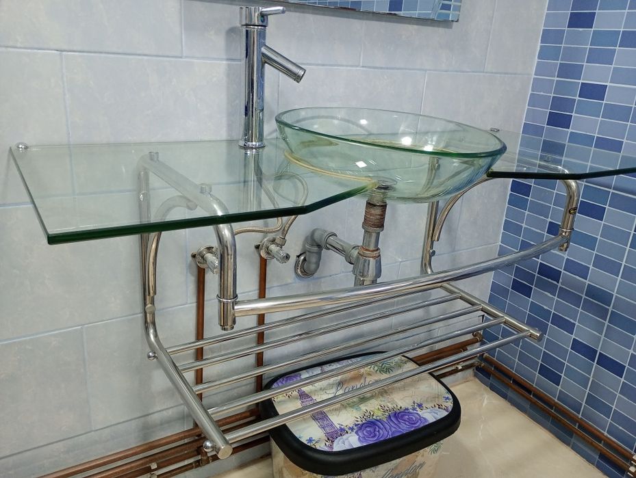 Chiuveta de sticla pentru baie