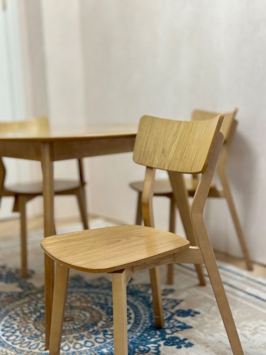 Стол обеденный стульями