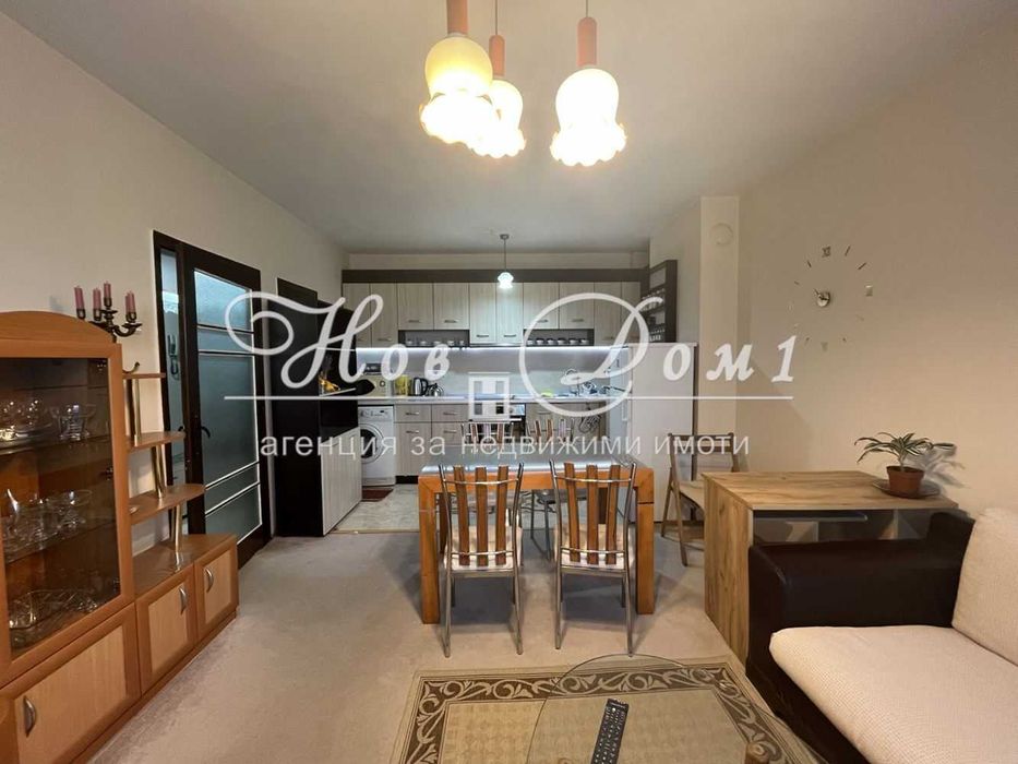 Дава се под наем Двустаен апартамент в Варна, Левски - 65 кв.м за 561 € - Снимка #1