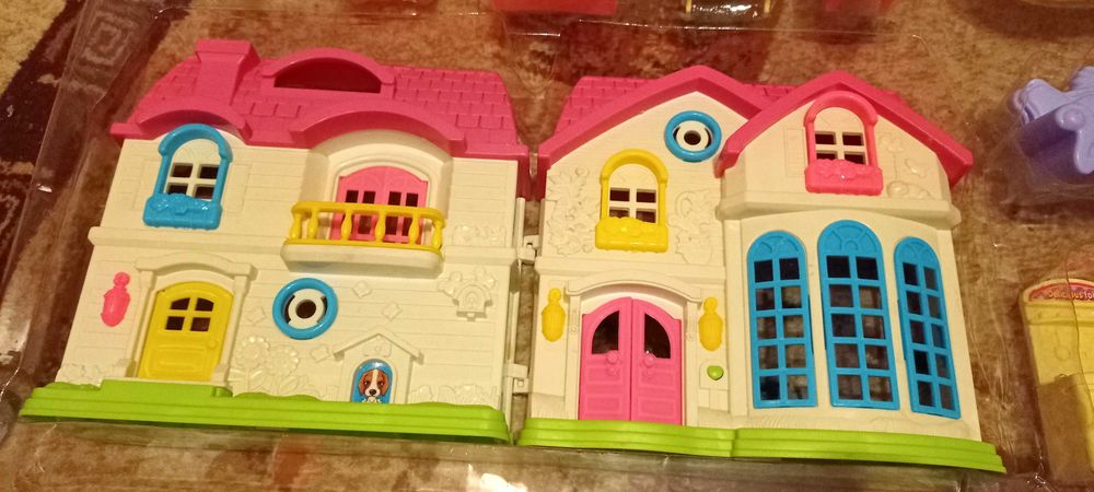 Домик с мебелью музыкальный