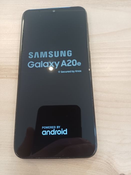 Samsung A20E    .