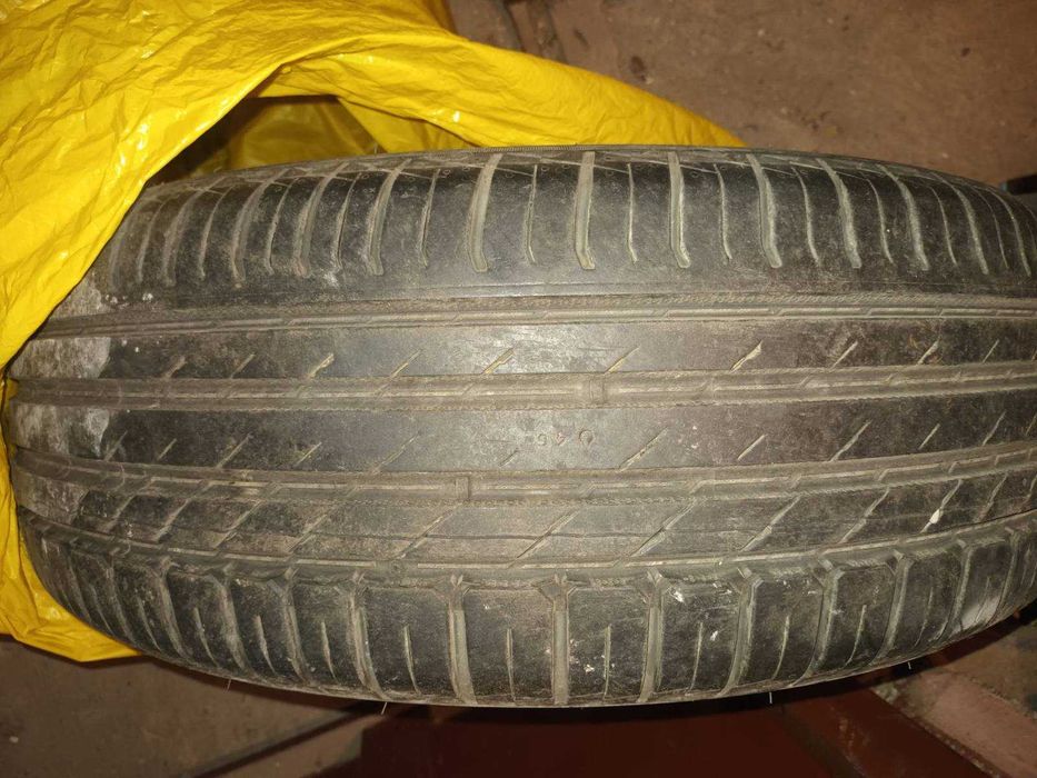 Nokian 235/65/17 летни гуми 2 броя