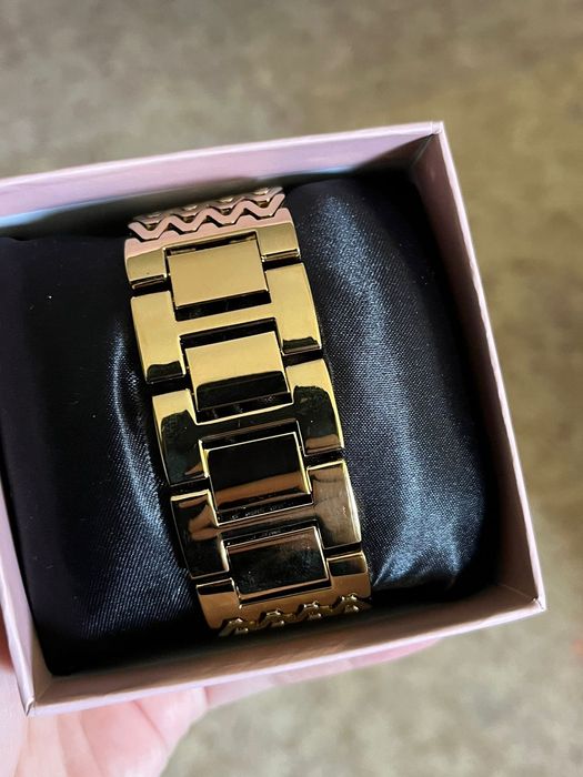 Женские часы сваровски